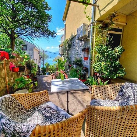 Apartment On The Shore Of The Bay Of Kotor With Free Wi-Fi Exterior foto